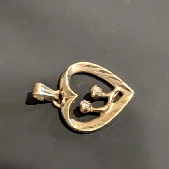 Vintage 12K Gold Filled Diamond Heart Pendant - Picture 4 of 10